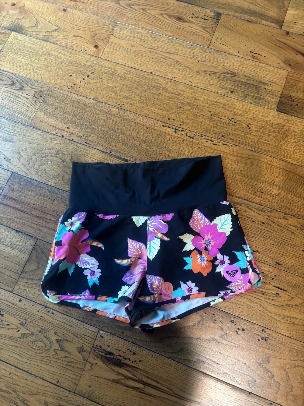 Roxy Black Floral High-Waist Women’s Swim Shorts Size Small
